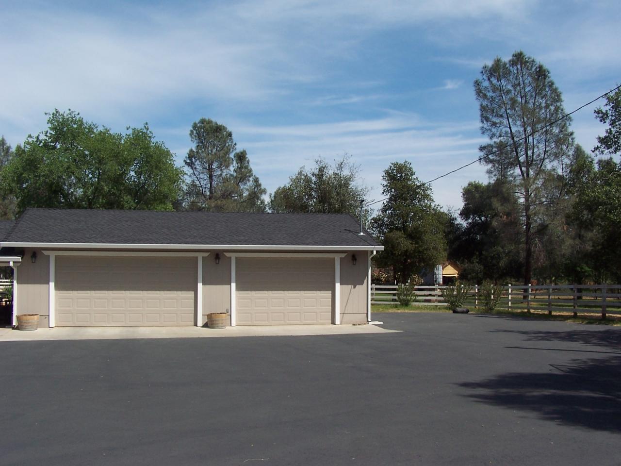 15872 Cloverdale Road Anderson, CA 96007 - Photo 5 of 24 Front