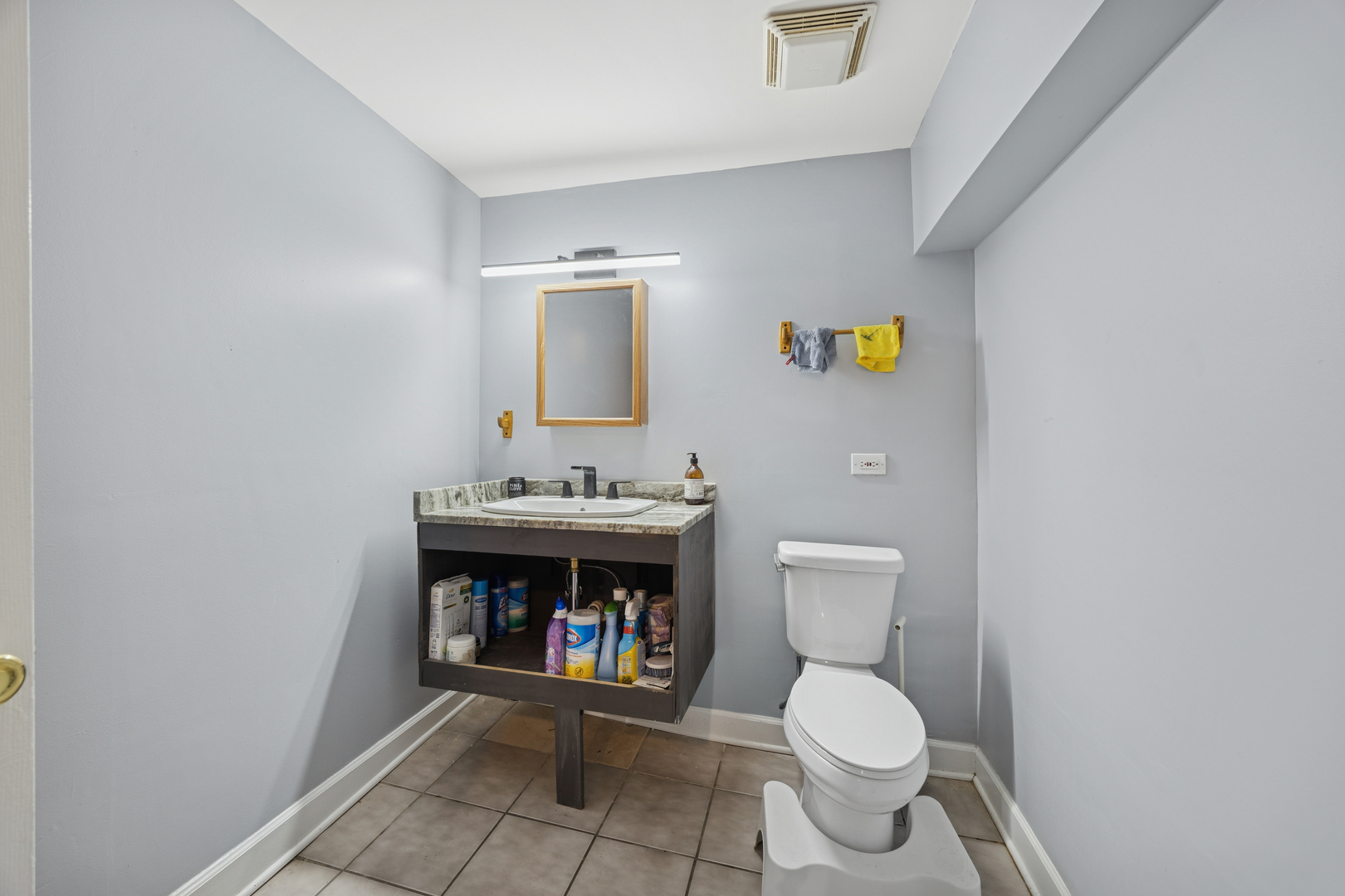 4003 West Adams Street Chicago, IL 60624 - Photo 14 of 20 a bathroom with a toilet and a sink