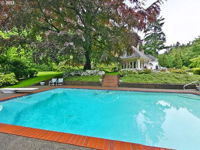240 Southwest Tryon Hill Road Portland, OR 97219 - Photo 12 of 14 Gallery Image 12