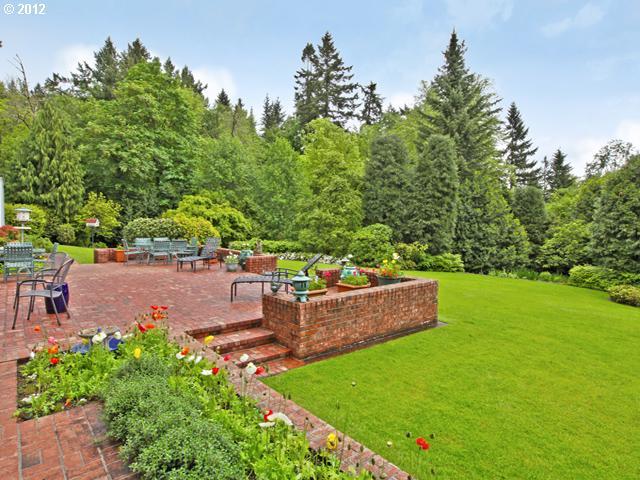 240 Southwest Tryon Hill Road Portland, OR 97219 - Photo 10 of 14 Gallery Image 10