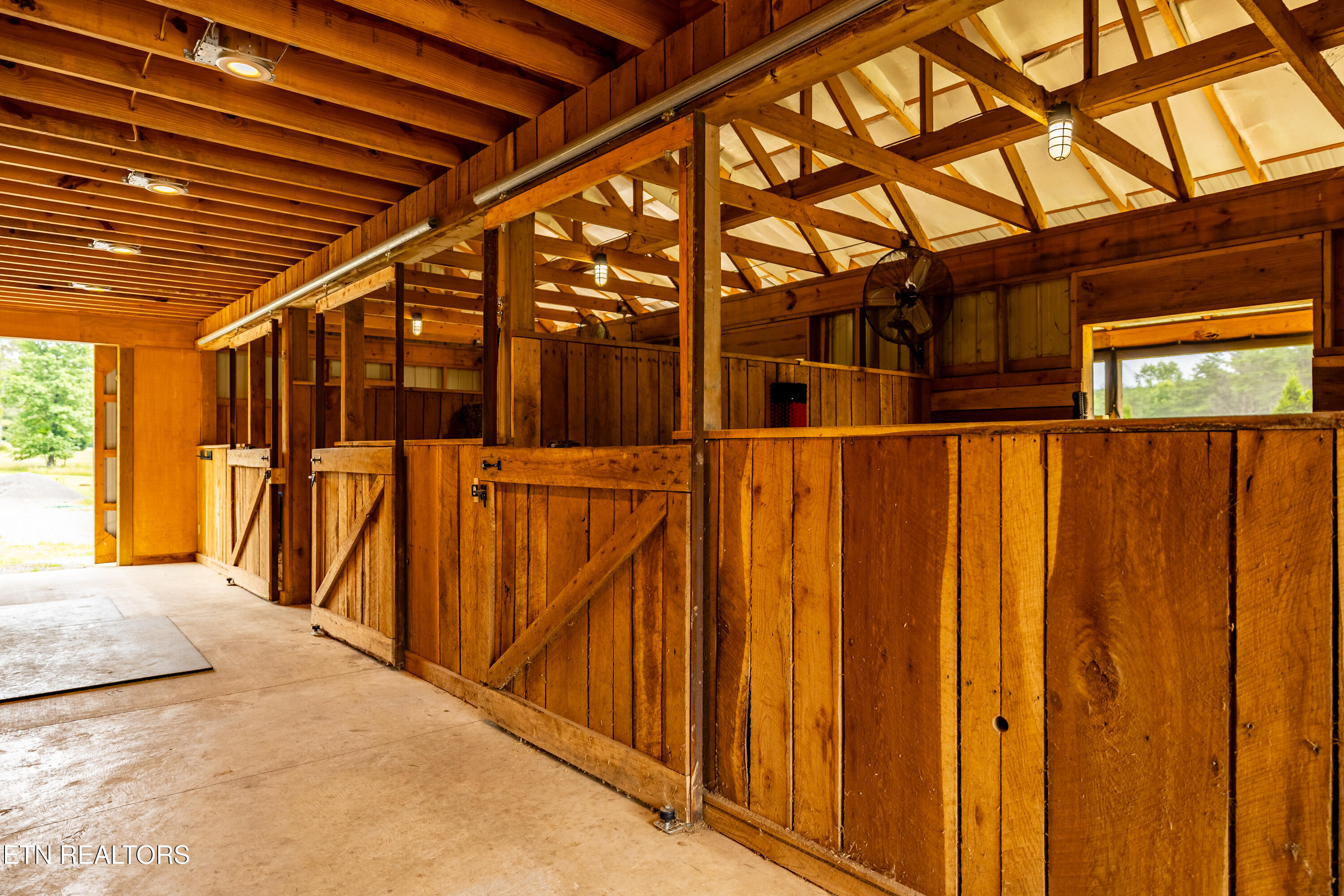 1152 Brier Branch Road Graysville, TN 37338 - Photo 31 of 49 3 Stall Barn