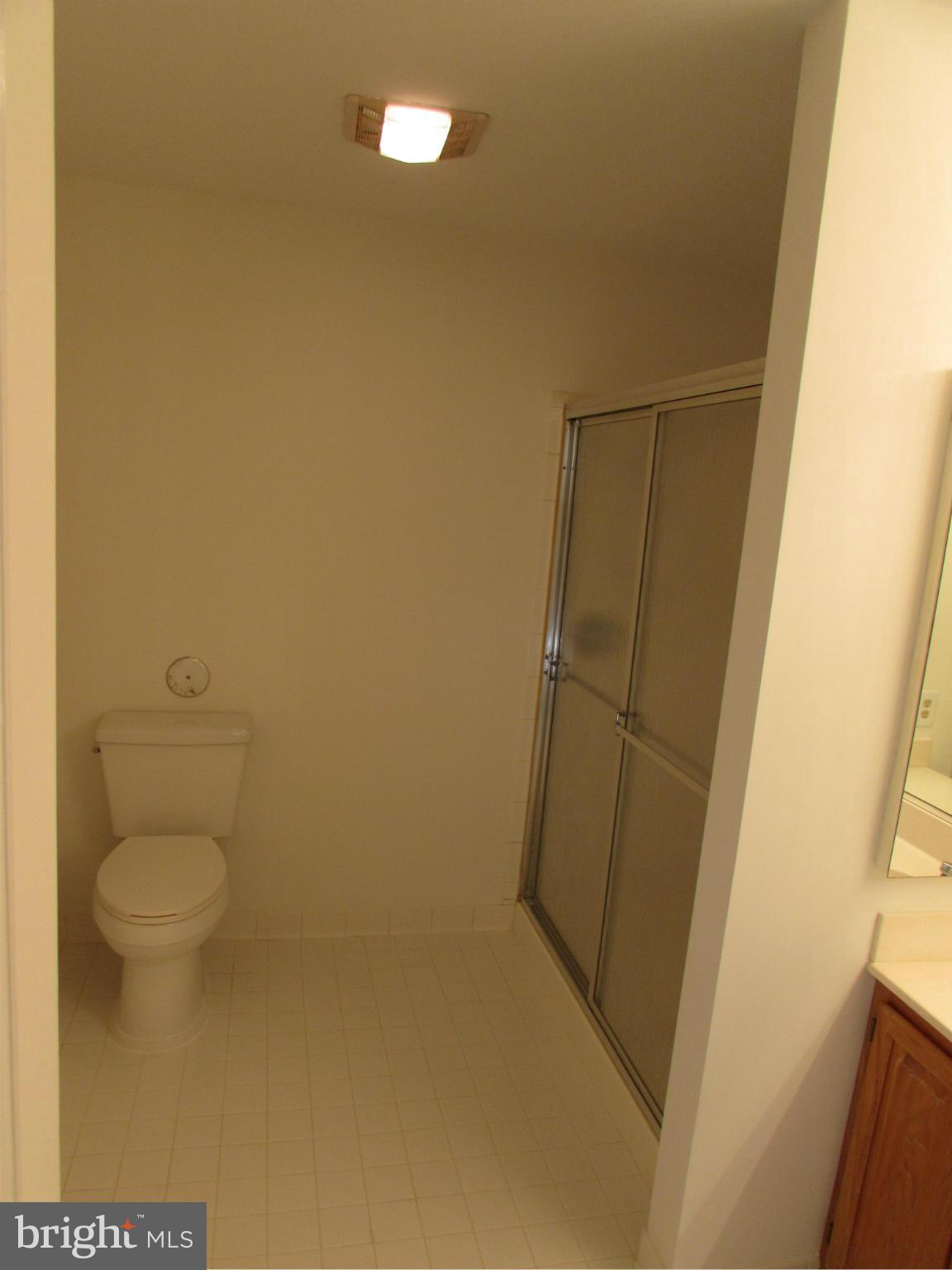 3901 Darleigh Road, Unit H Baltimore, MD 21236 - Photo 15 of 21 Bath