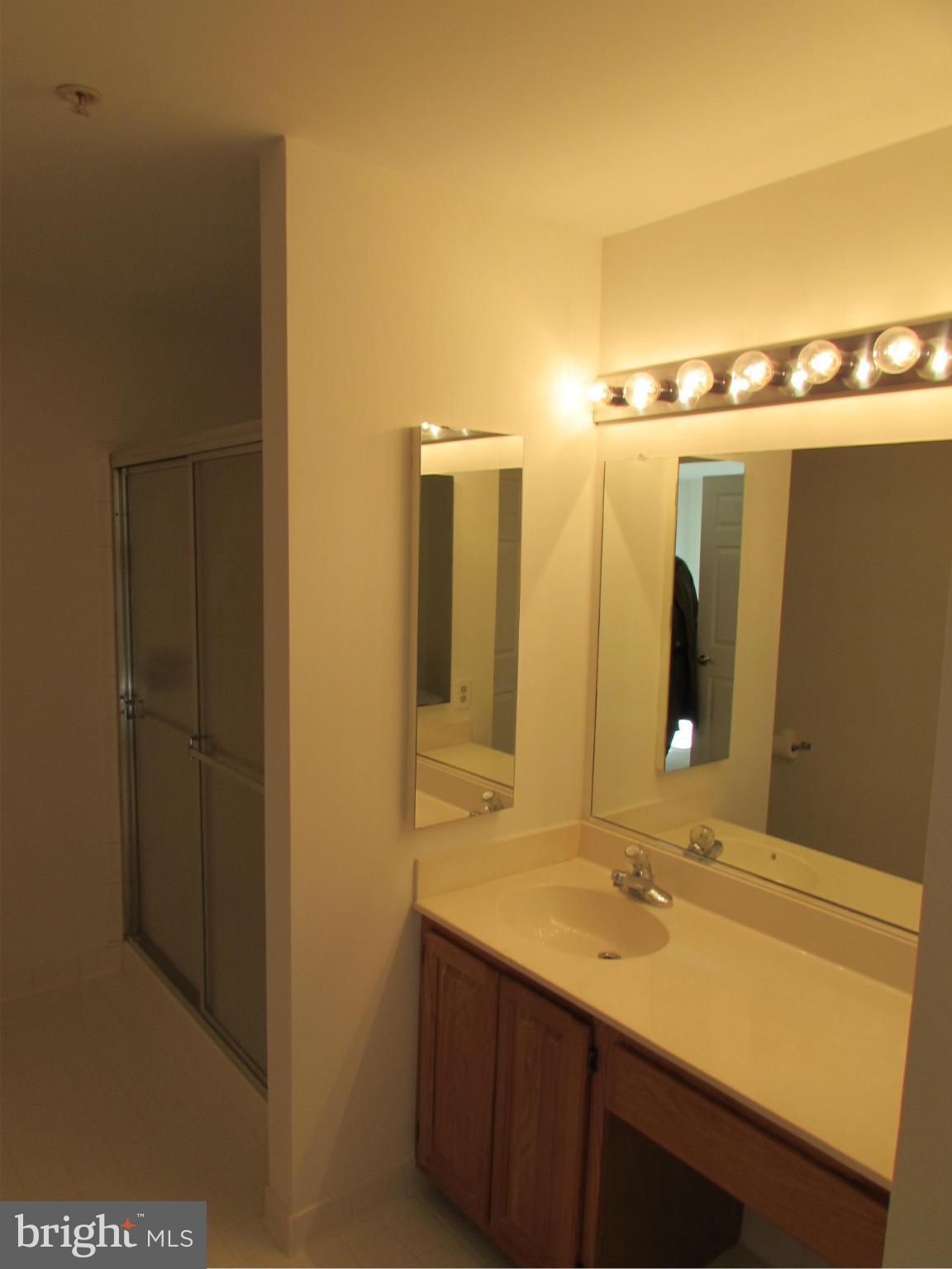 3901 Darleigh Road, Unit H Baltimore, MD 21236 - Photo 17 of 21 Bath