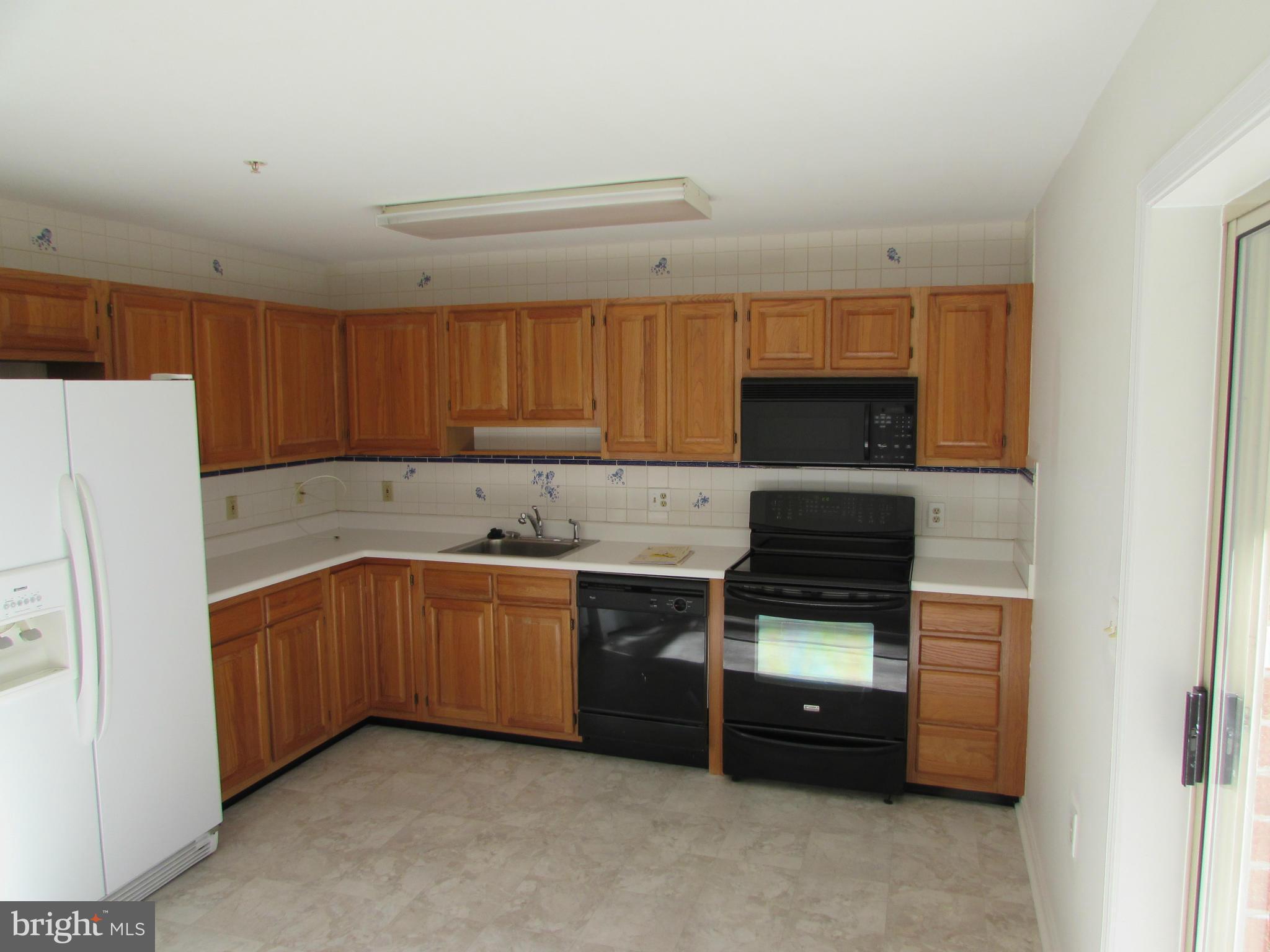 3901 Darleigh Road, Unit H Baltimore, MD 21236 - Photo 6 of 21 Kitchen