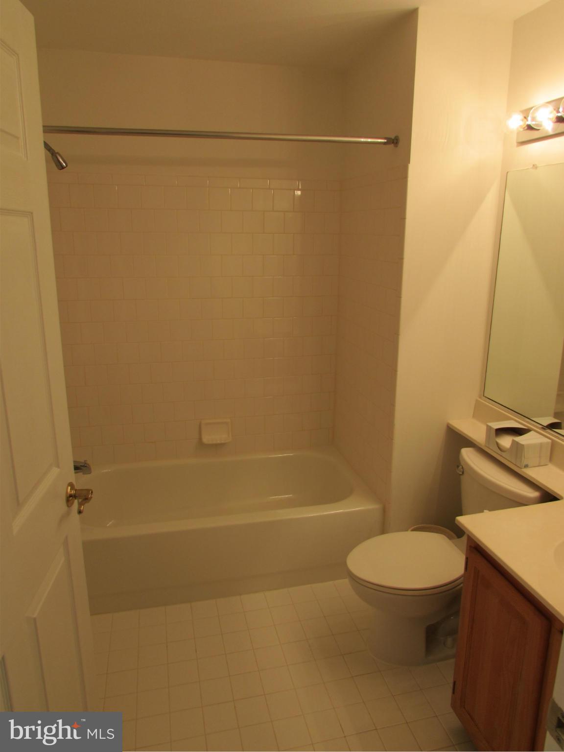 3901 Darleigh Road, Unit H Baltimore, MD 21236 - Photo 10 of 21 Bath