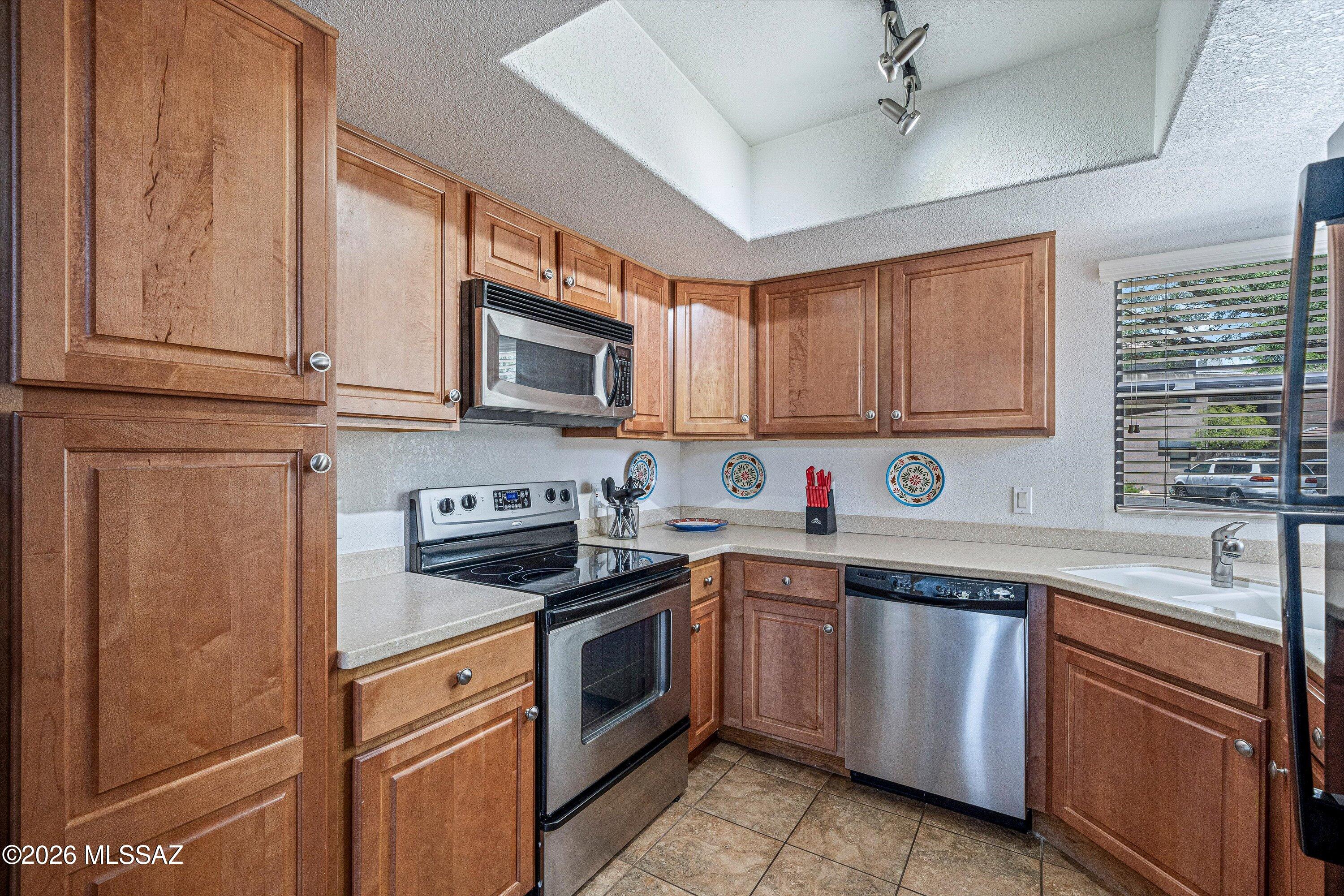 5855 North Kolb Road, Unit 4106 Tucson, AZ 85750 - Photo 6 of 30 Kitchen