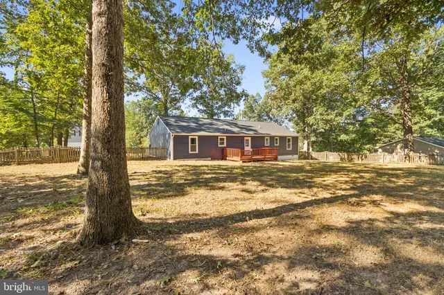 a front view of house with yard