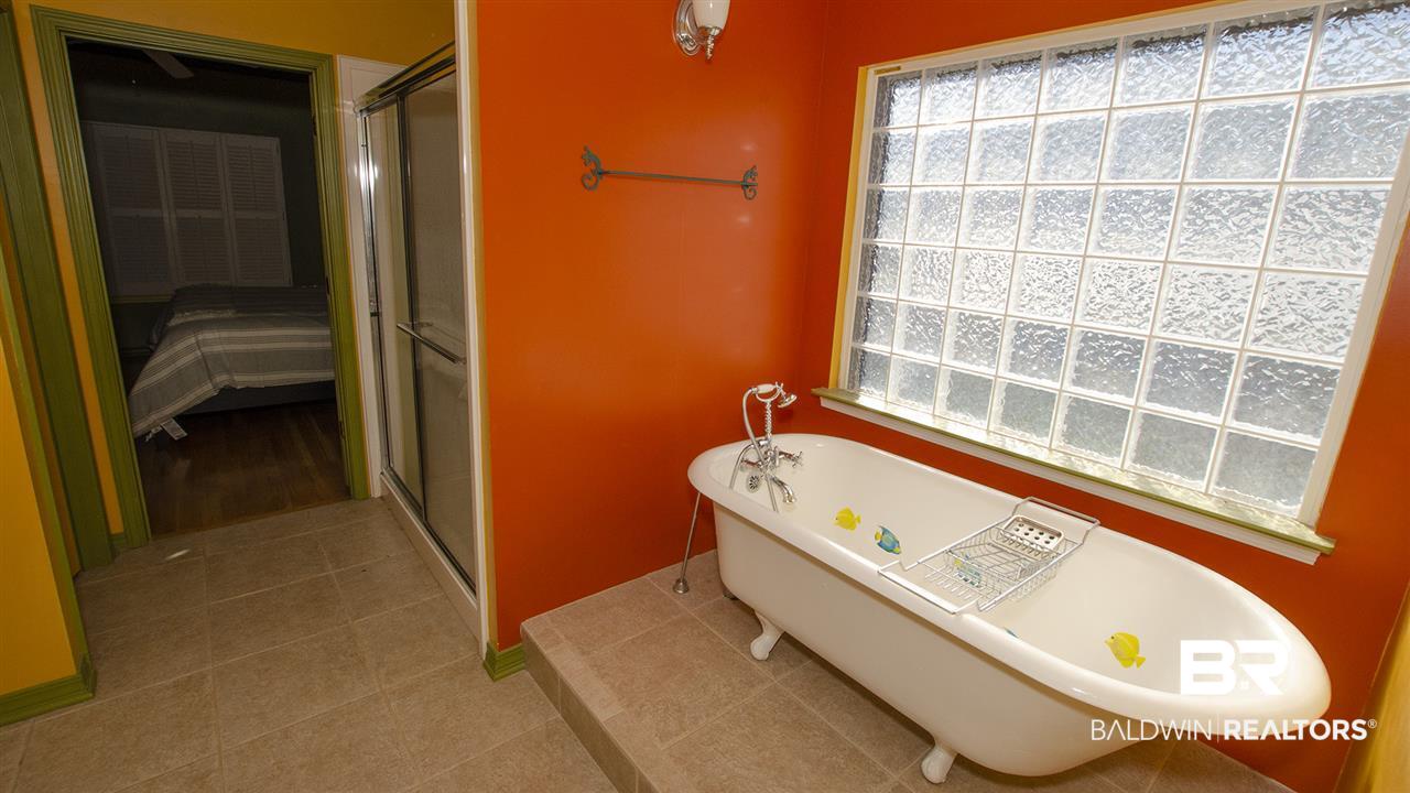 7388 Cook Road Foley, AL 36535 - Photo 15 of 36 Master Tub