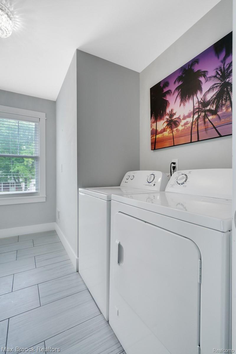 3420 Chester Road Royal Oak, MI 48073 - Photo 18 of 24 dsc04078-dsc04080.jpg