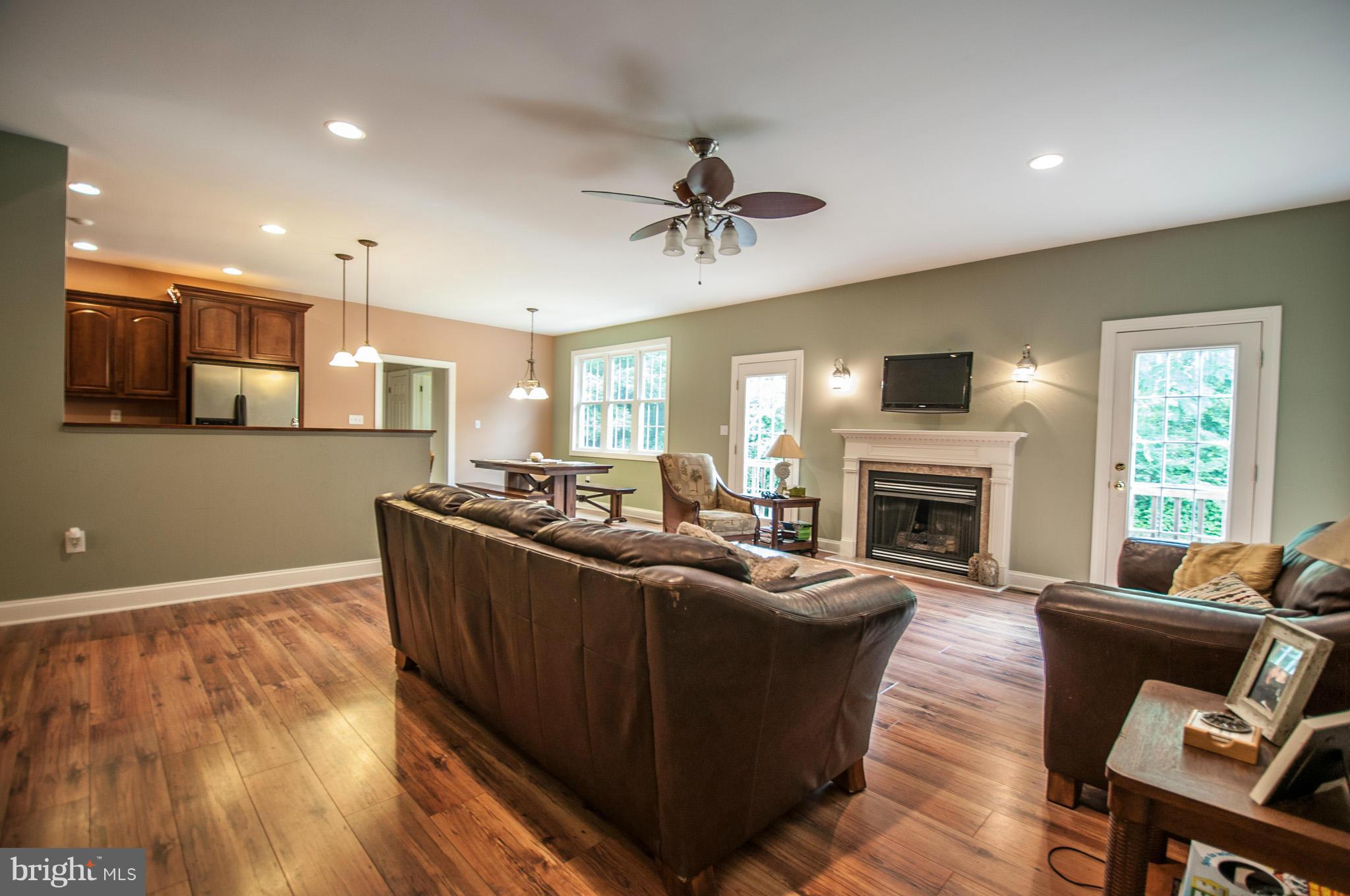 8531 Comorn Road King George, VA 22485 - Photo 19 of 29 Living Room