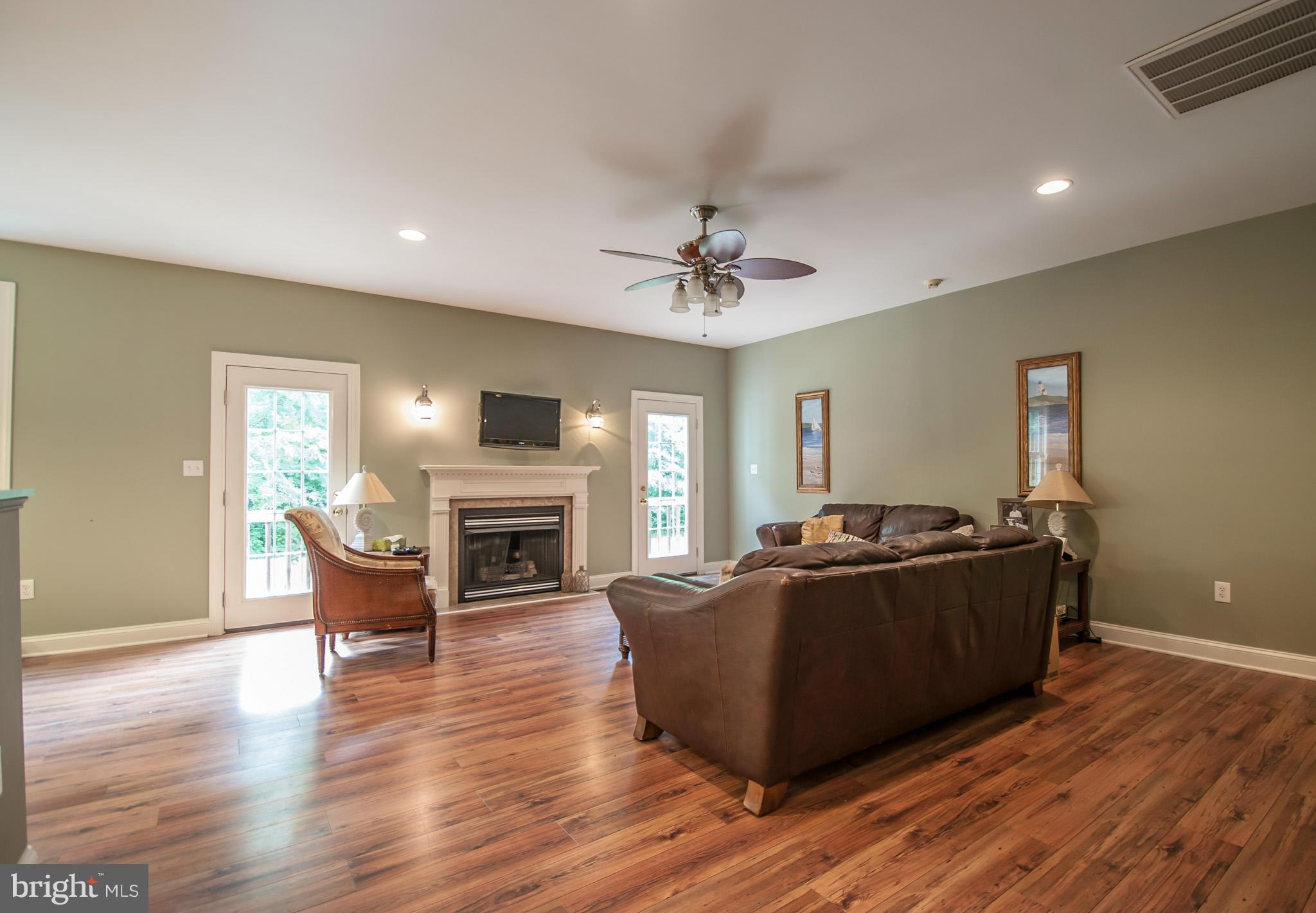 8531 Comorn Road King George, VA 22485 - Photo 20 of 29 Living Room