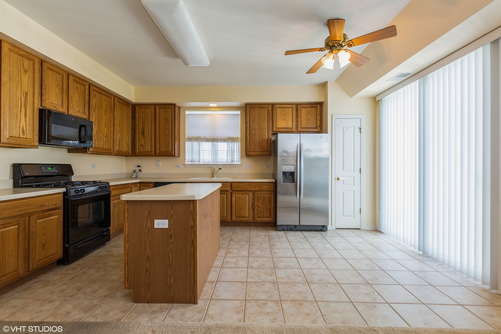 13944 Chanwahon Road Huntley, IL 60142 - Photo 5 of 13 Gallery Image 5