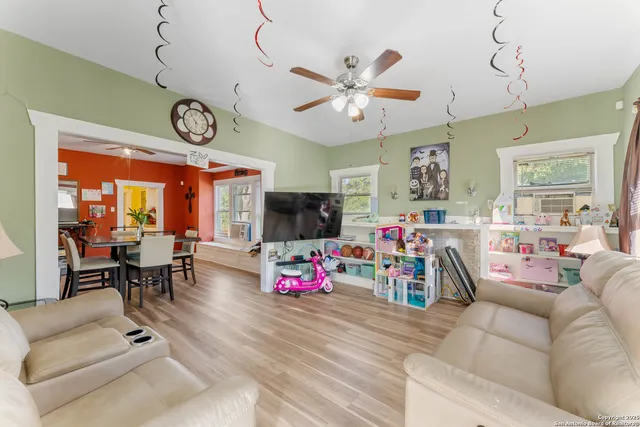 $175,000 | 1427 East Pyron Avenue, San Antonio, TX 78214