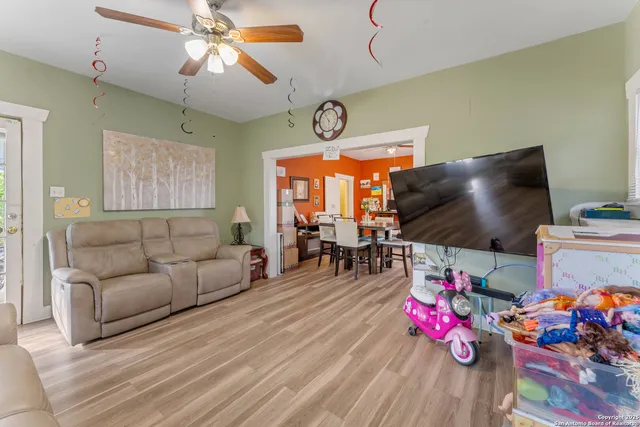 $175,000 | 1427 East Pyron Avenue, San Antonio, TX 78214