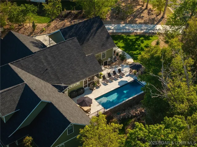 $1,400,000 | 336 Cherry Hill Lane, Lake Ozark, MO 65049