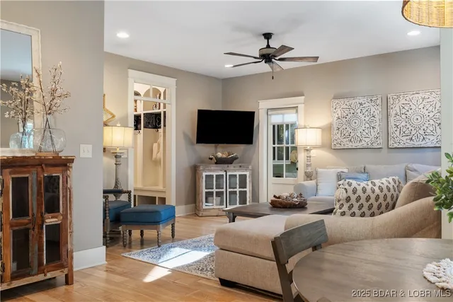 $1,400,000 | 336 Cherry Hill Lane, Lake Ozark, MO 65049