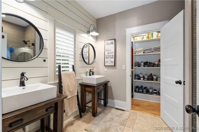 $1,400,000 | 336 Cherry Hill Lane, Lake Ozark, MO 65049