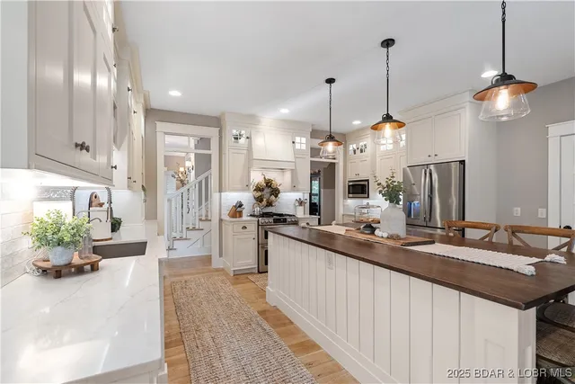 $1,400,000 | 336 Cherry Hill Lane, Lake Ozark, MO 65049