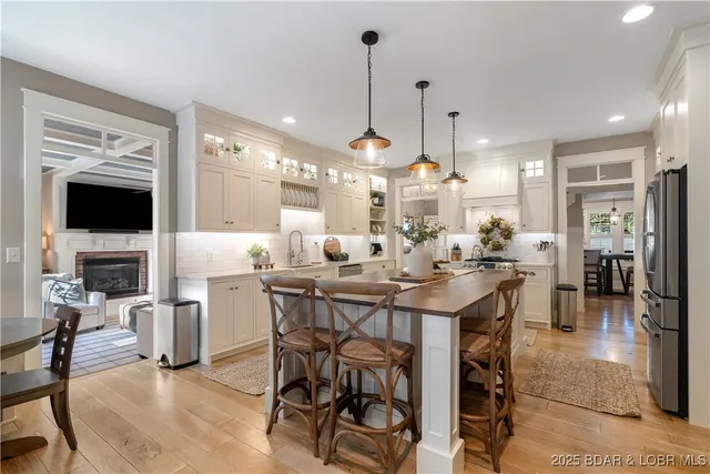 $1,400,000 | 336 Cherry Hill Lane, Lake Ozark, MO 65049