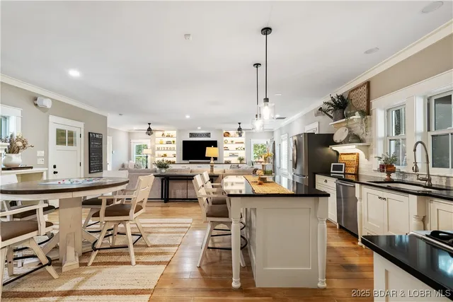 $1,400,000 | 336 Cherry Hill Lane, Lake Ozark, MO 65049