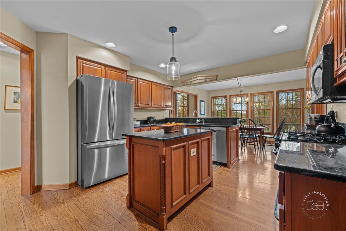 1631 Eagle Brook Drive Geneva, IL 60134 - Photo 12 of 31