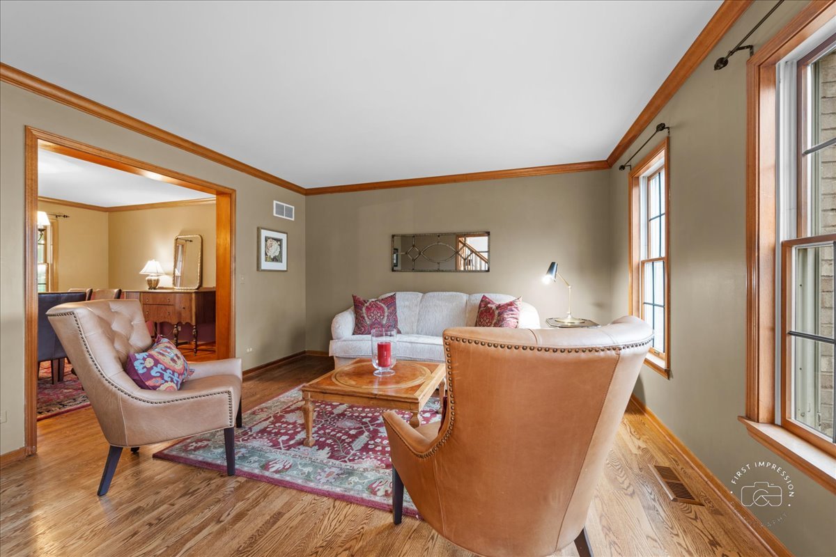 1631 Eagle Brook Drive Geneva, IL 60134 - Photo 3 of 31