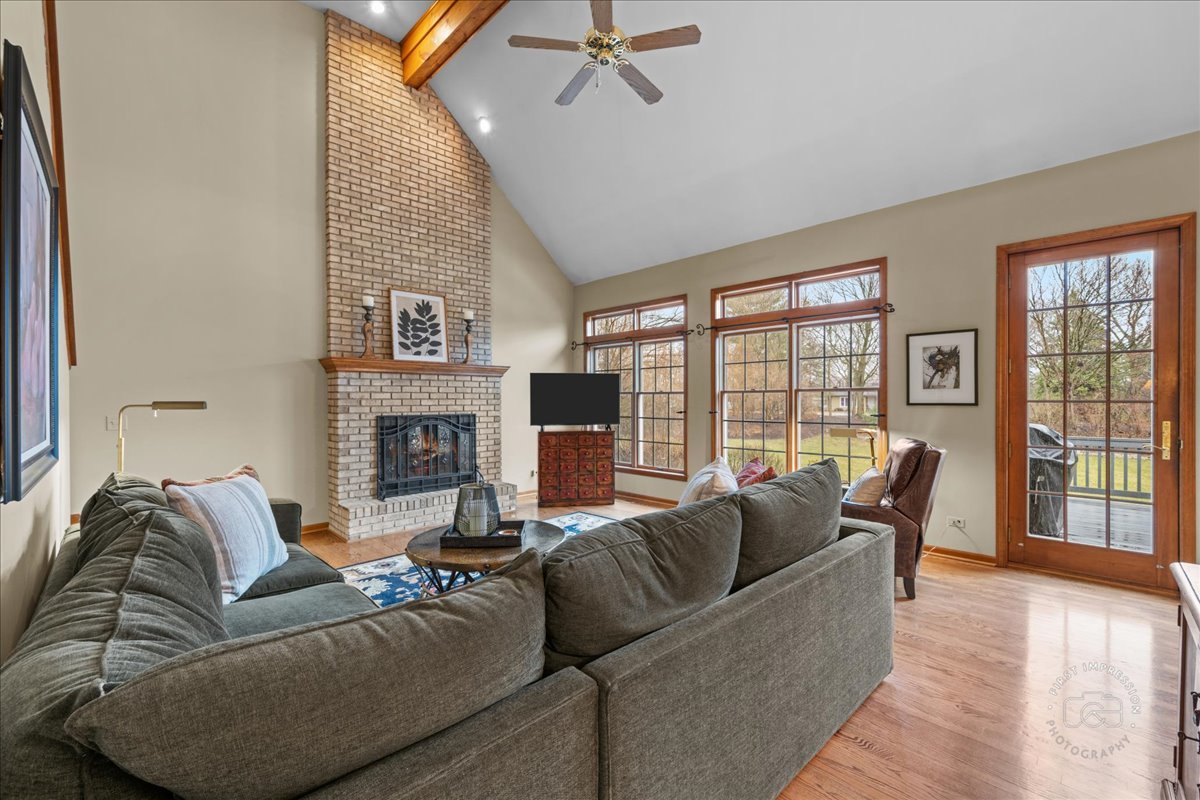 1631 Eagle Brook Drive Geneva, IL 60134 - Photo 7 of 31