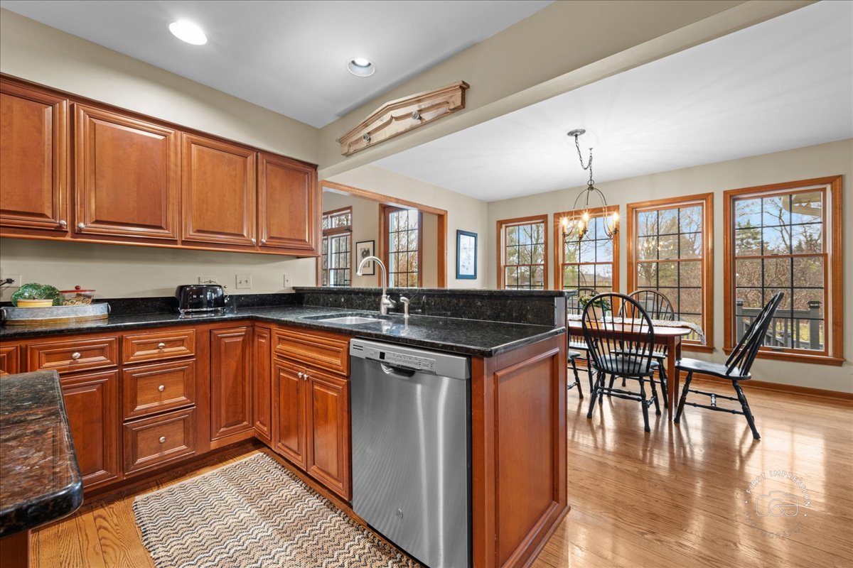 1631 Eagle Brook Drive Geneva, IL 60134 - Photo 10 of 31