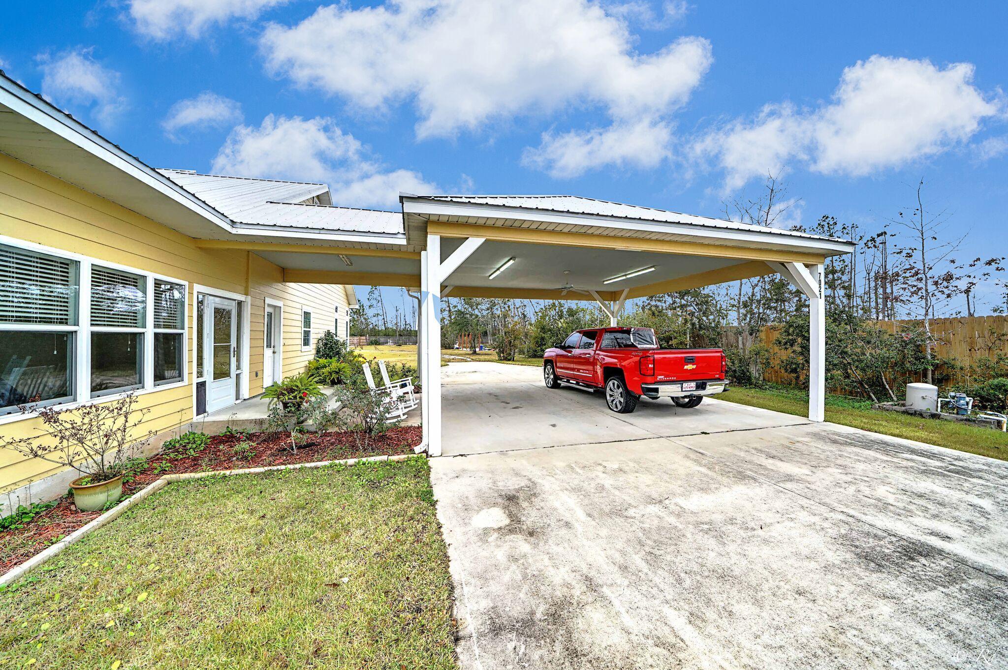 7020 Sandra Road Southport, FL 32409 - Photo 40 of 54