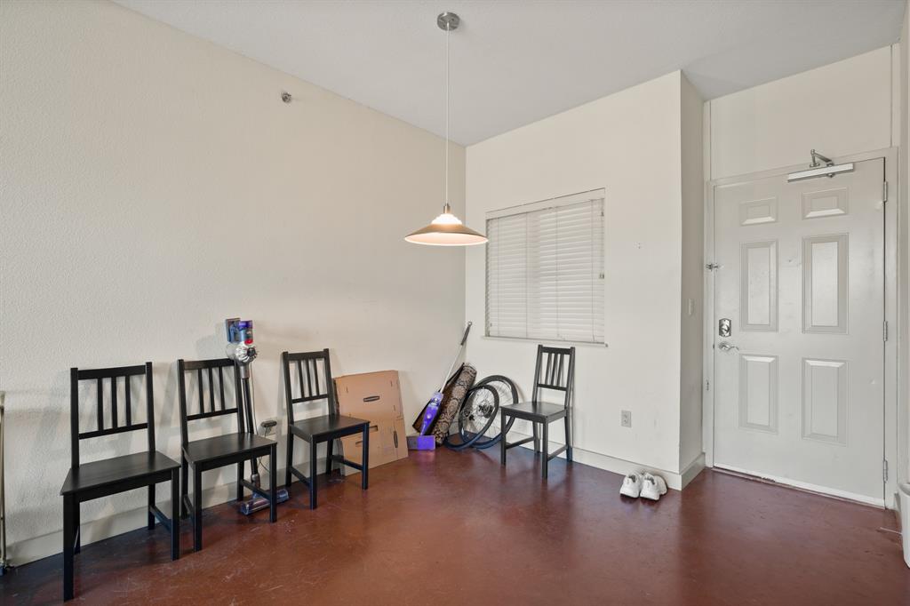 711 West 26th Street, Unit 700 Austin, TX 78705 - Photo 16 of 19 a view of a livingroom with furniture and front door