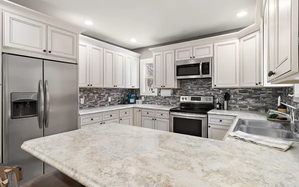 $349,900 | 219 12th Avenue West, Alexandria, MN 56308