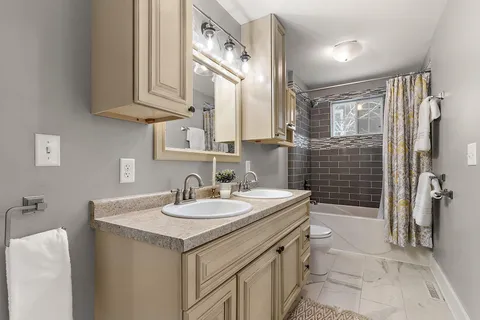 $339,900 | 219 12th Avenue West, Alexandria, MN 56308