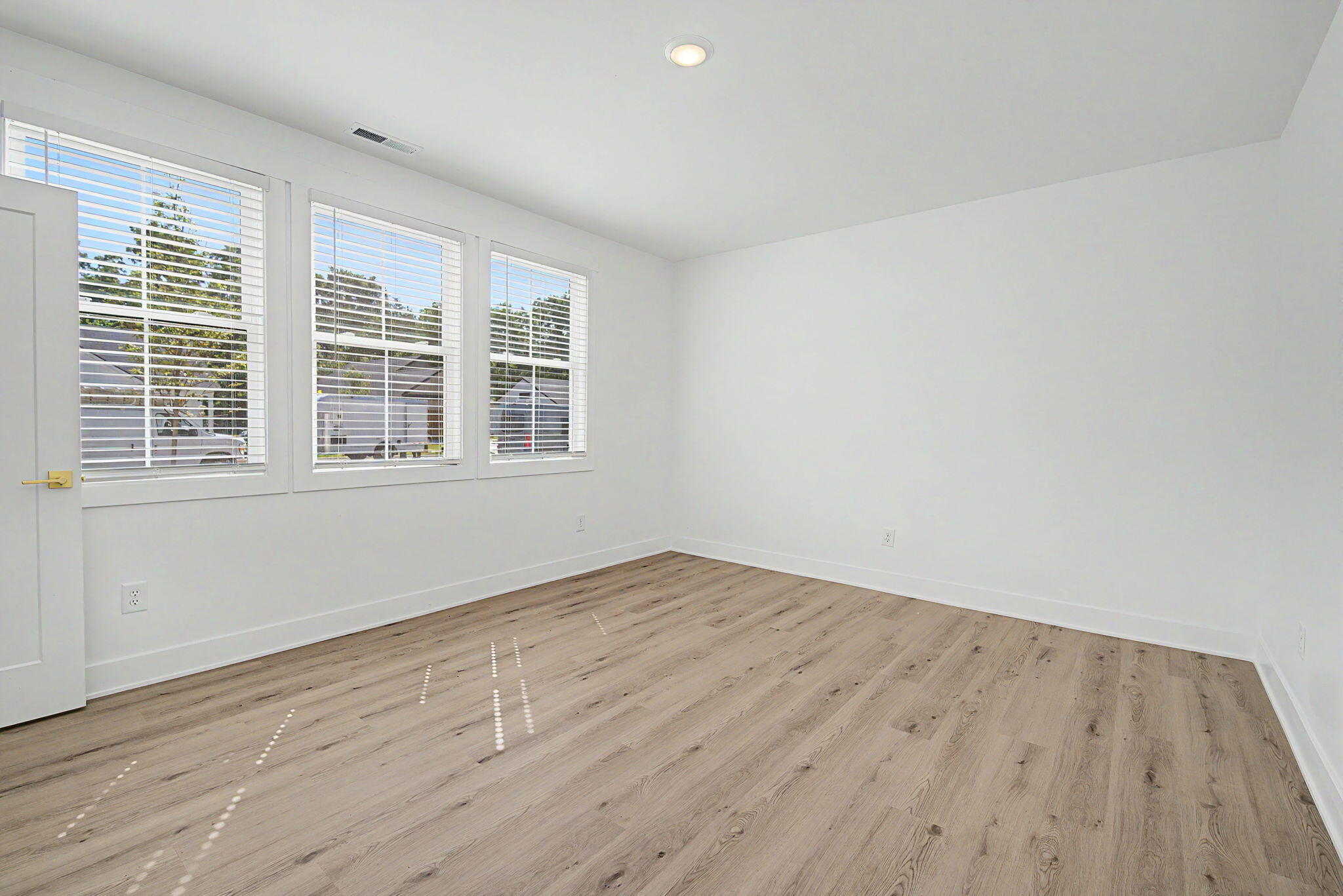 1775 Northpoint Road Springfield, OH 45503 - Photo 5 of 38 1.5.0.jpg