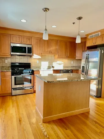 $2,800 | 24 Arsenal Street, Unit 41, Watertown, MA 02472