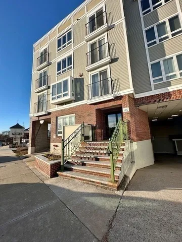 $2,800 | 24 Arsenal Street, Unit 41, Watertown, MA 02472