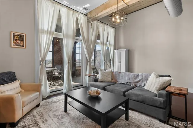 $230,000 | 4100 Forest Park Avenue, Unit 517, St. Louis, MO 63108