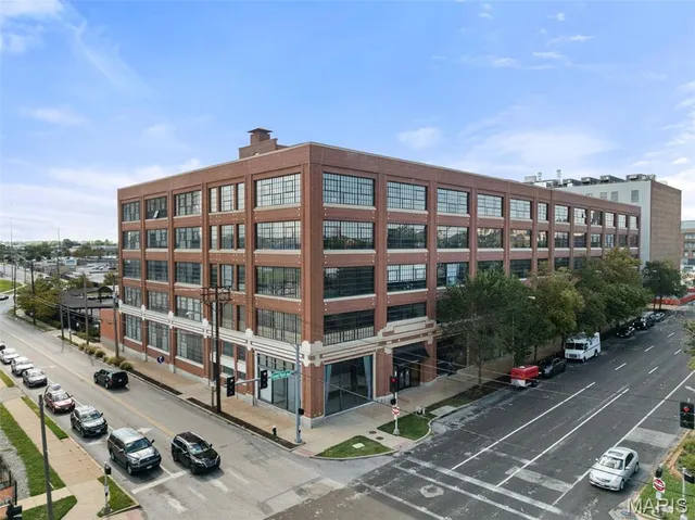 $230,000 | 4100 Forest Park Avenue, Unit 517, St. Louis, MO 63108