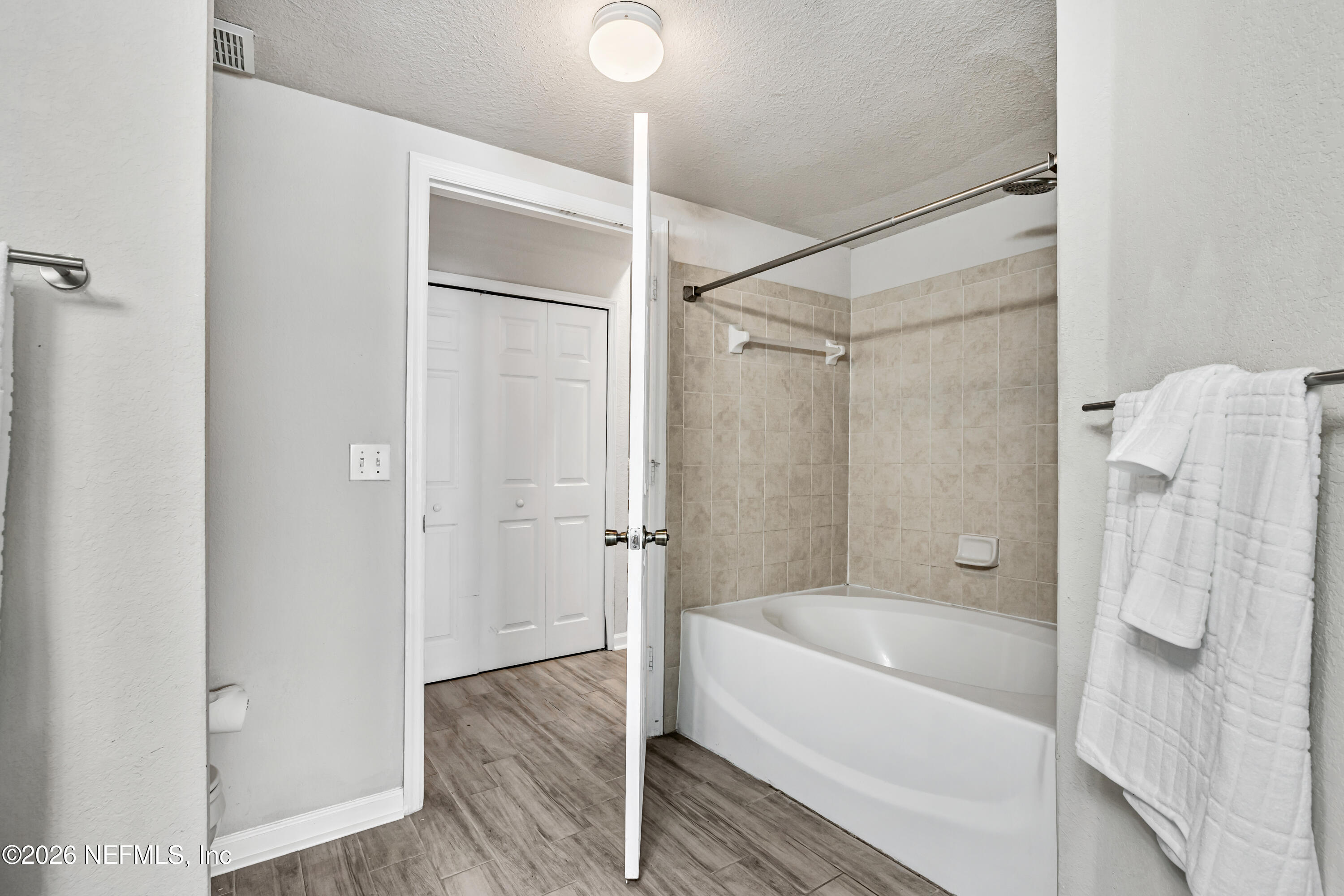 8550 Touchton Road, Unit 2235 Jacksonville, FL 32216 - Photo 15 of 33 bath