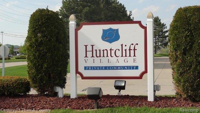 Huntcliff Village