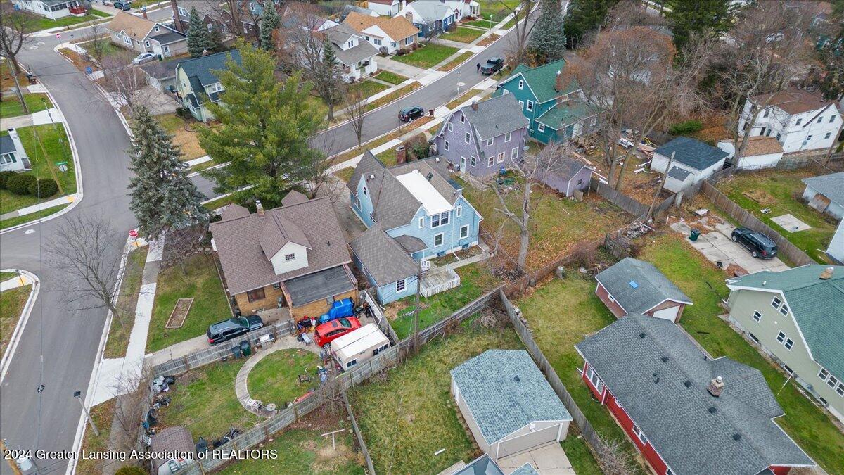 225 Strathmore Road Lansing, MI 48910 - Photo 43 of 45 35-Media Jett - 08