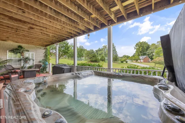 $749,900 | 312 Westwood Drive, Clinton, TN 37716