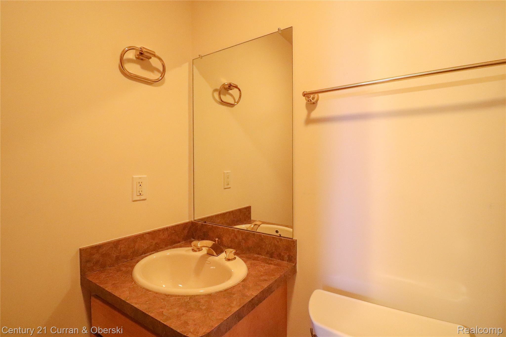 14711 Haggerty Road Belleville, MI 48111 - Photo 26 of 58 Full bath in bedroom 2