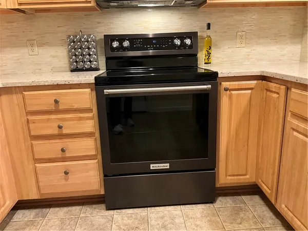 $349,900 | 370 Walker Drive, Canandaigua City, NY 14424