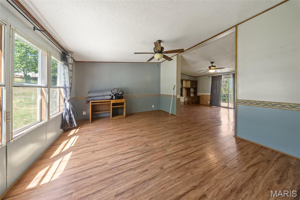 30125 Sunnyside Road Laquey, MO 65534 - Photo 3 of 33