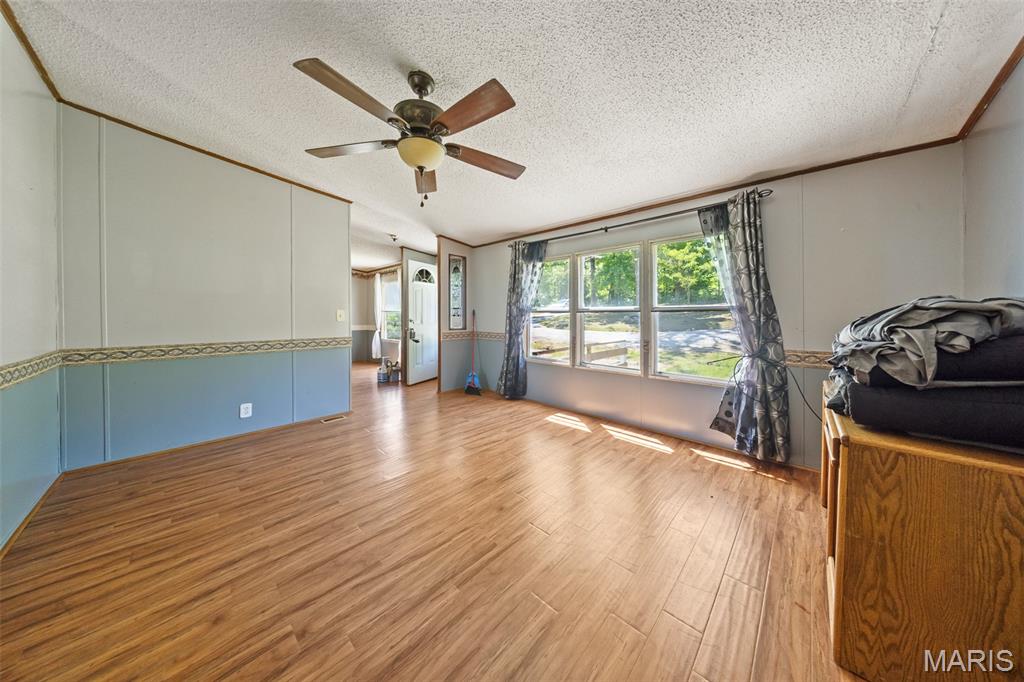 30125 Sunnyside Road Laquey, MO 65534 - Photo 4 of 33