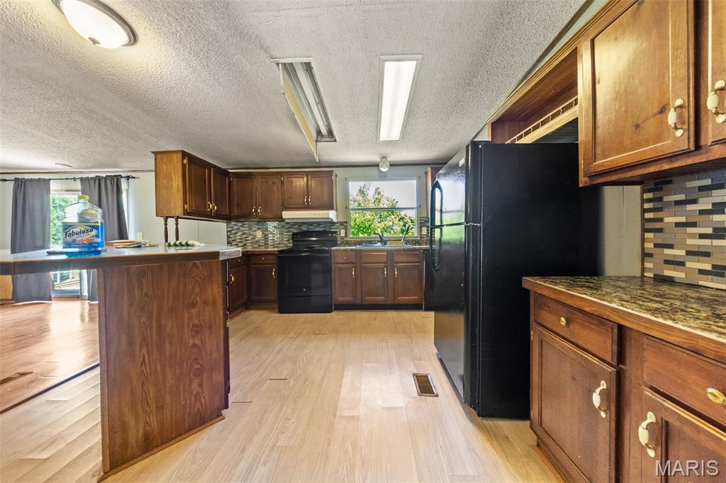 30125 Sunnyside Road Laquey, MO 65534 - Photo 6 of 33
