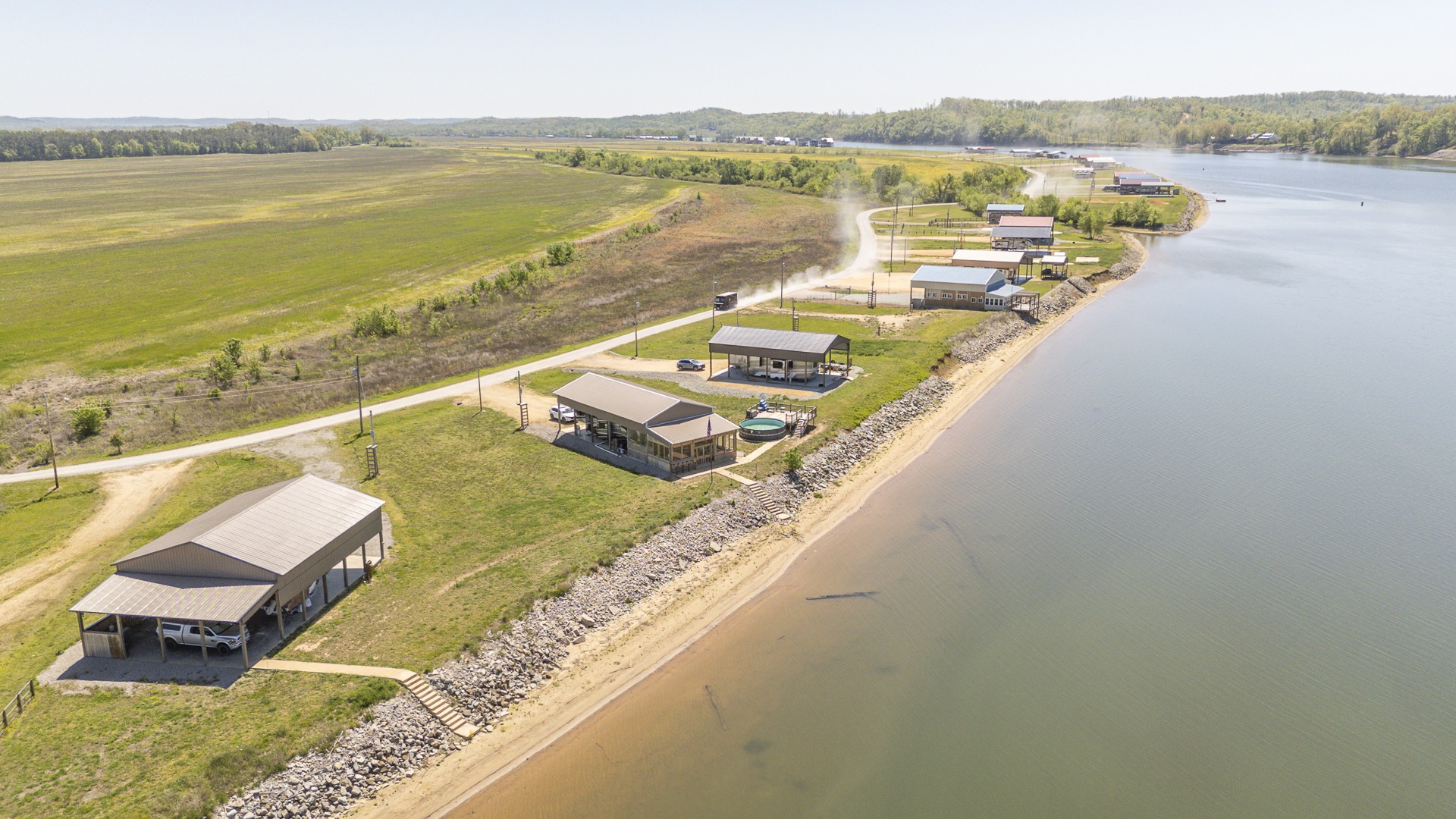 2271 Hardin Bottom River Road Clifton, TN 38425 - Photo 5 of 31 a view of a city and an ocean view