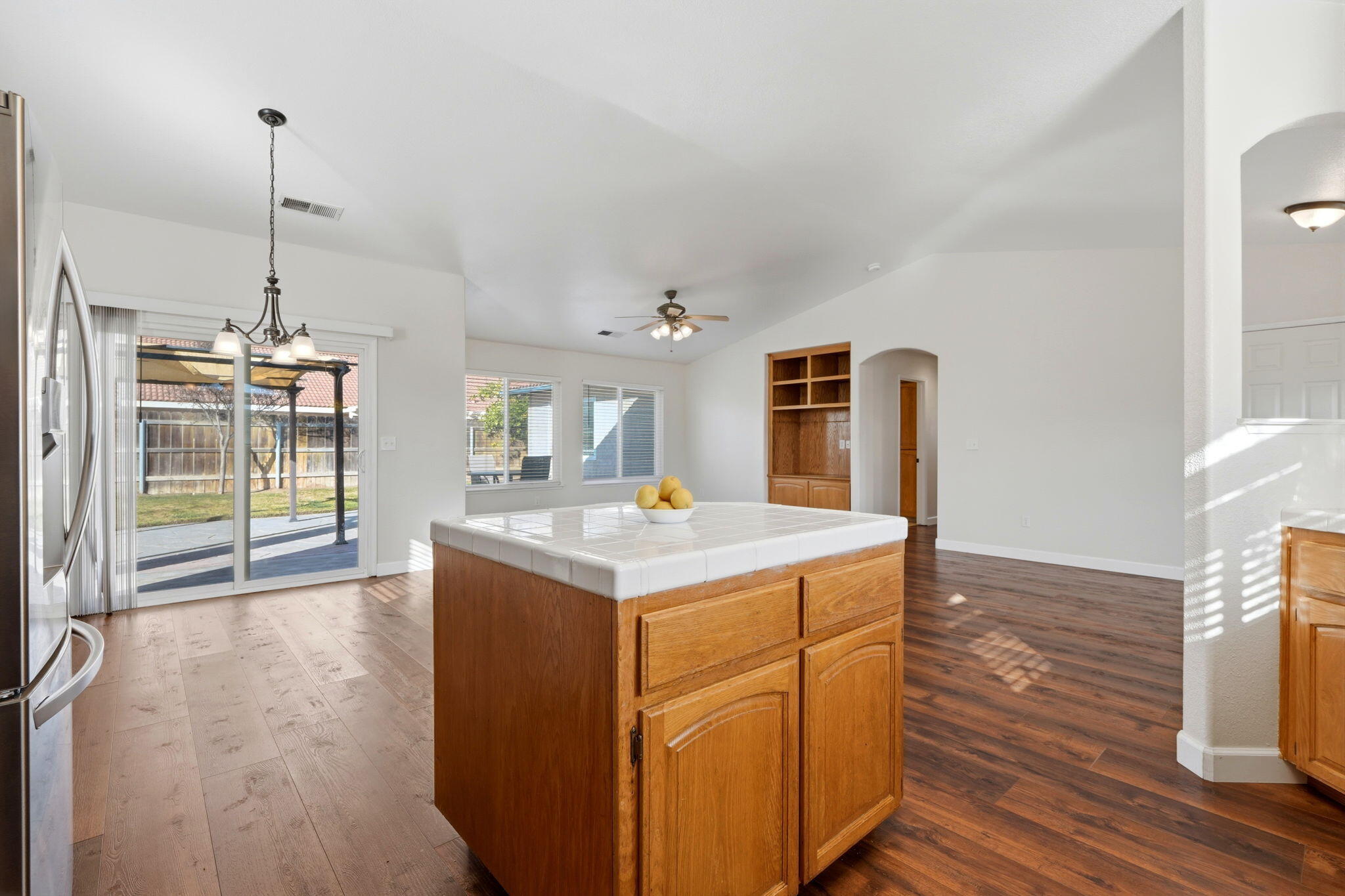 952 Scotland Street Lemoore, CA 93245 - Photo 26 of 53 Kitchen