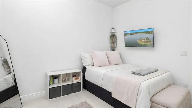 $699,999 | 569 Desoto Boulevard South, Naples, FL 34117