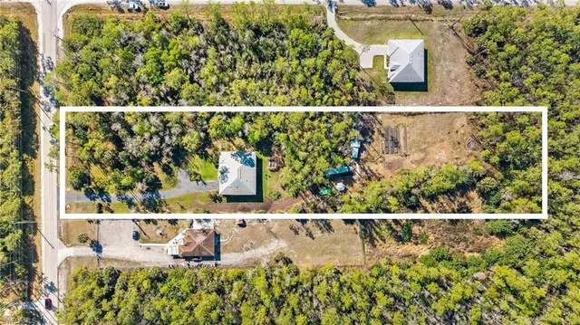 $699,999 | 569 Desoto Boulevard South, Naples, FL 34117